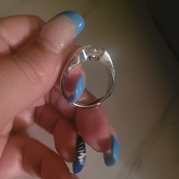 Doveggs Moissanite Ring - Picture 8 of 8